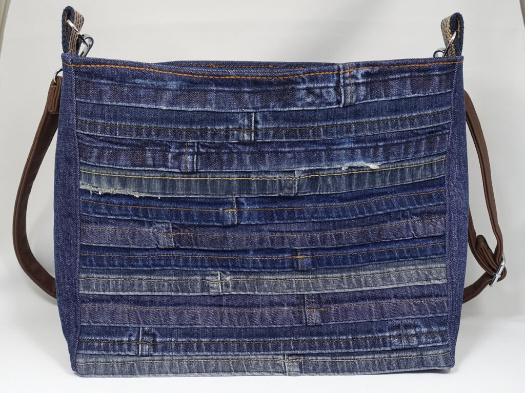 jeanstasche-aus hosensaum-upcycling-selbstgenaeht