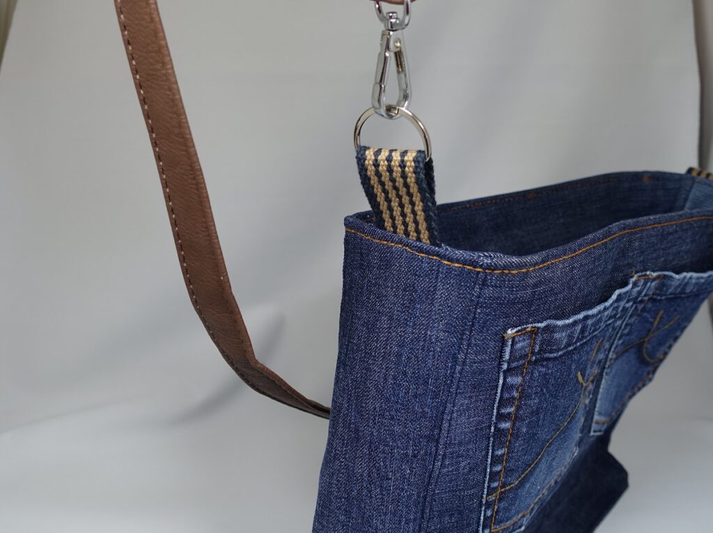 jeanstasche-aus hosensaum-upcycling-selbstgenaeht