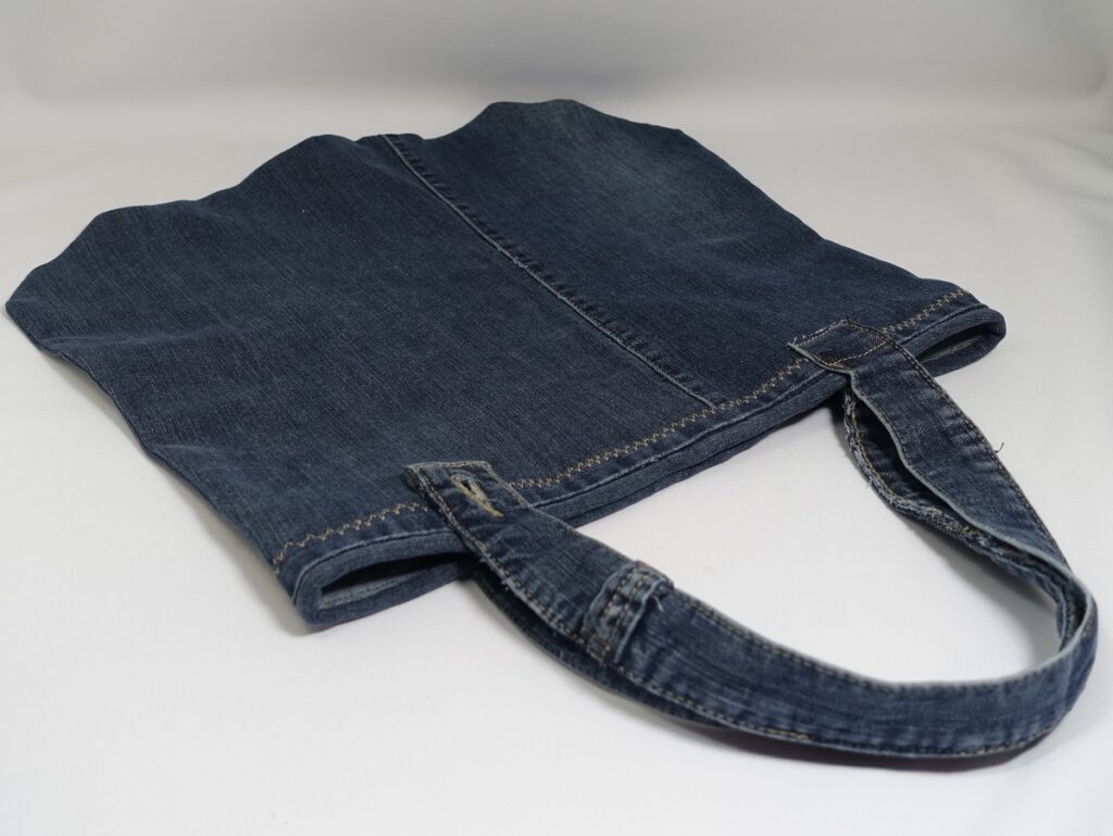 jeanstasche-einkaufstasche-selbstgenaeht-upclycling