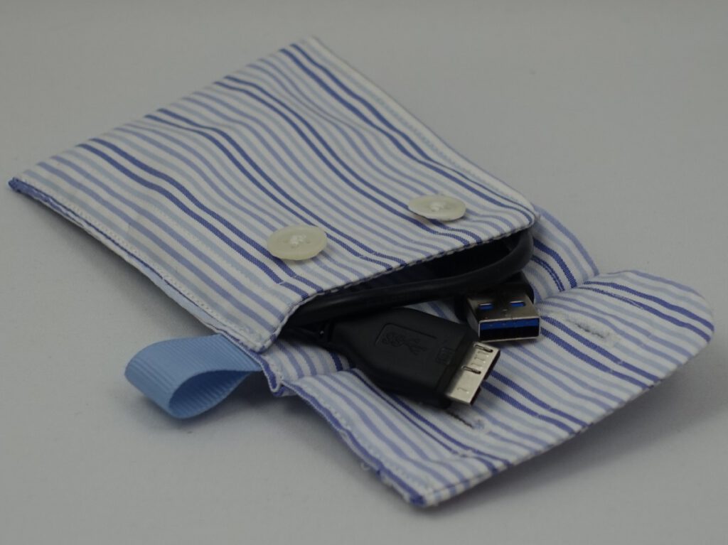 manschettentaeschchen-hosentaschenfreund-upcycling-selbstgenaeht