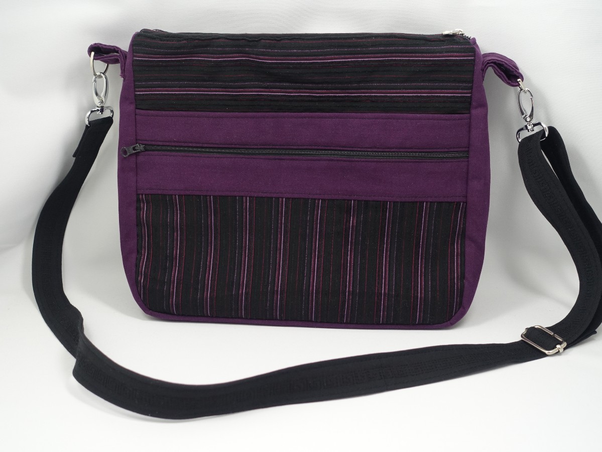 Tasche-upcycling-lila-schwarz-selbst-genaeht
