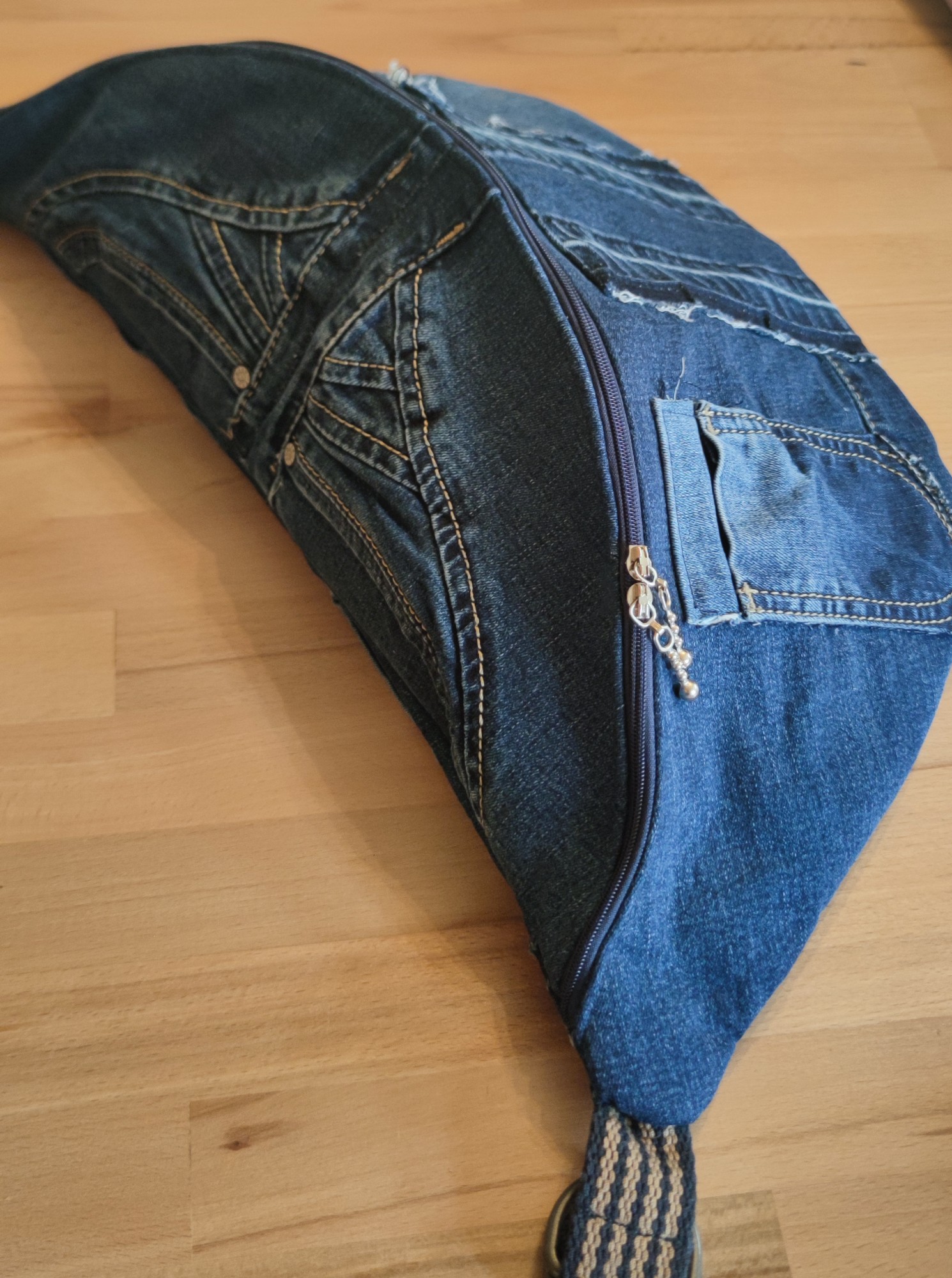 Jeanstasche-crossbag-upcycling-selbstgenaeht