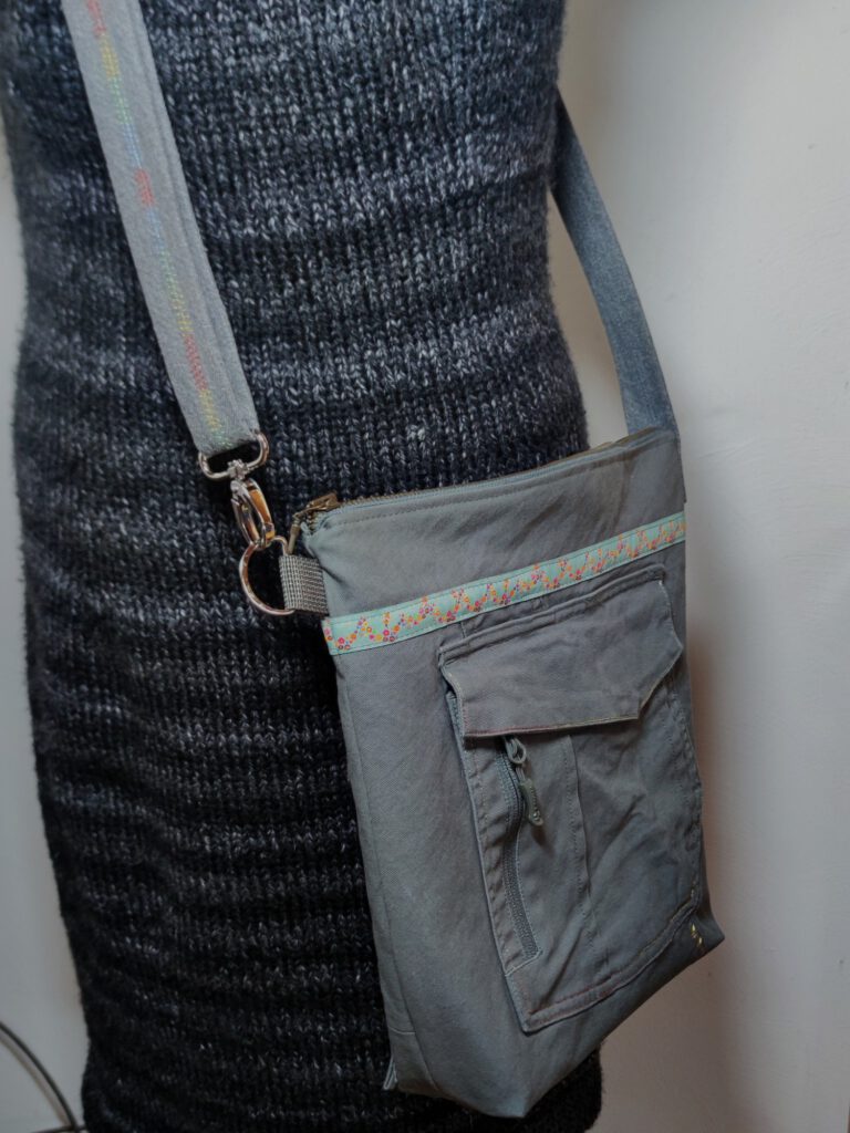 Jeanstasche-grau-upcycling-selbstgenaeht