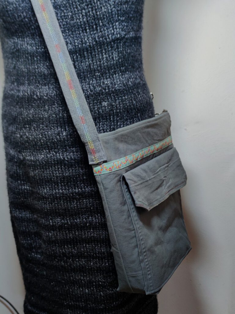 Jeanstasche-grau-upcycling-selbstgenaeht